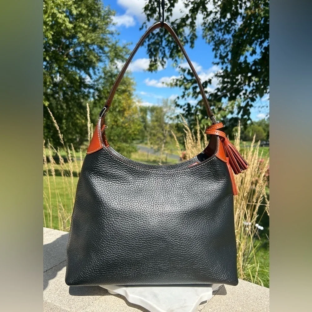 Dooney & Bourke this fashionable